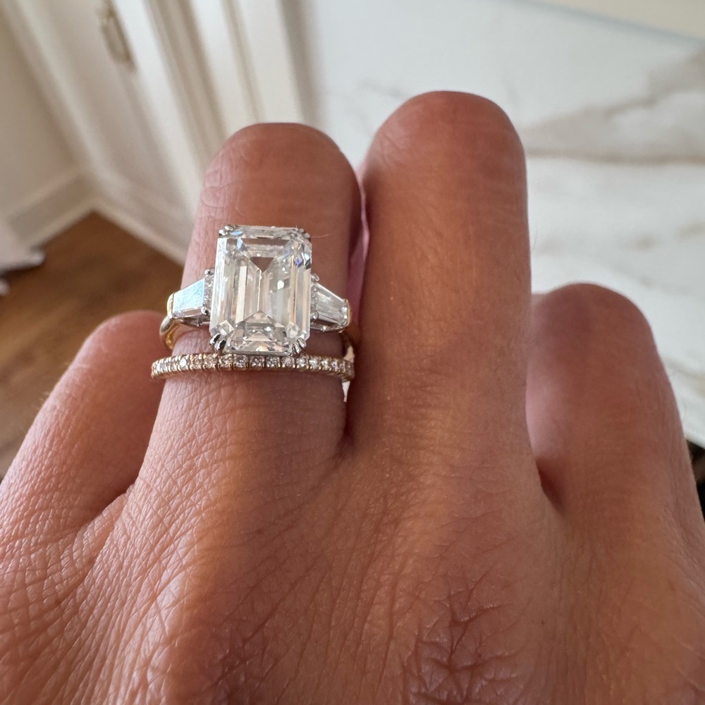✨3.19 carat Emerald cut Lab Diamond Ring✨ Two Toned 14k Women's Ring size 4.5 - Picture 3 of 16